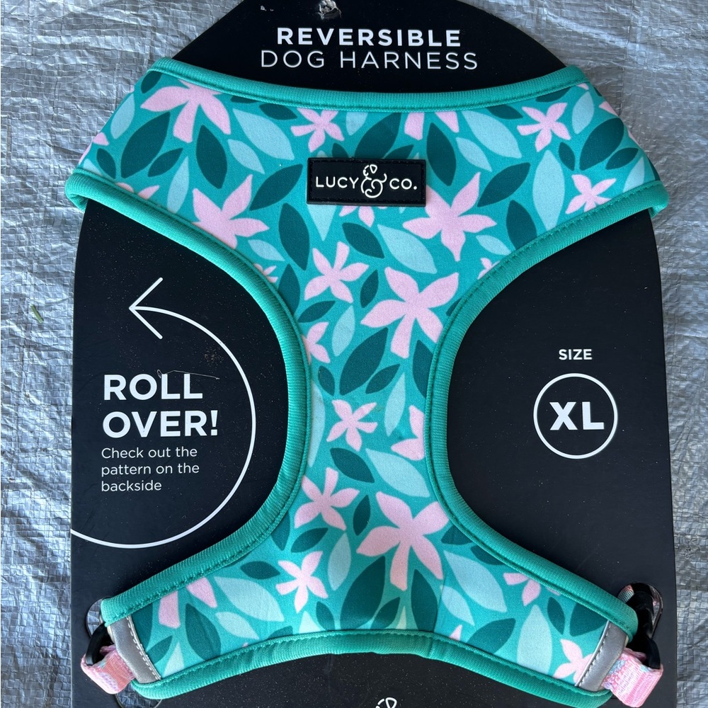 Lucy and Company Reversible Dog Harness - Green/ Pink Floral
Size Extra Large